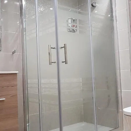 Aptos Cama Del Rey 2 * Santander