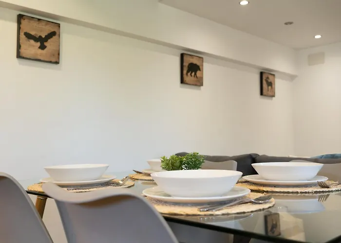 Aptos Cama Del Rey 2 * Santander