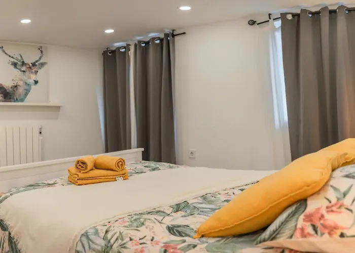 Aptos Cama Del Rey 2 *