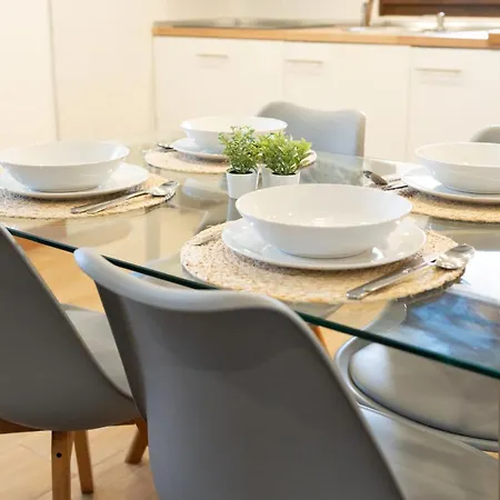 Aptos Cama Del Rey 2 *